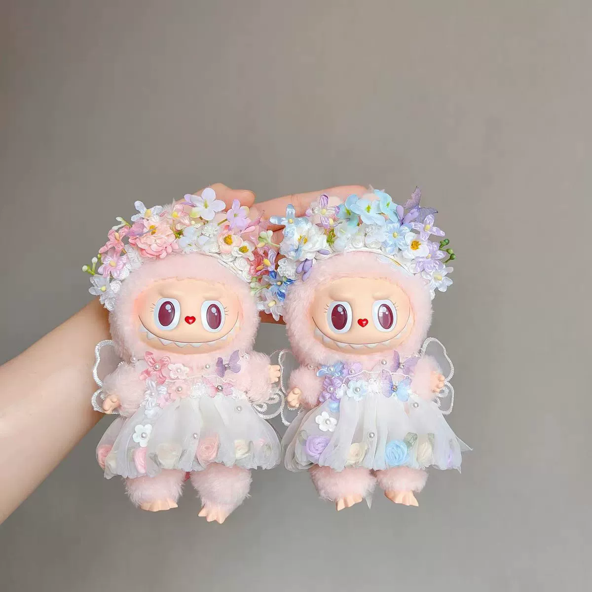 Labubu кукла подвеска цветок сидя