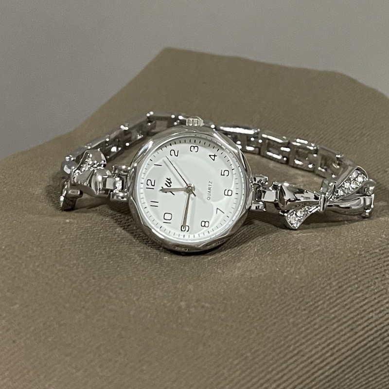 Hot New Product, Light Luxury Watch for Women, Bow Bracelet Watch, Simple and Cute, Niche and Exquisite, Student Women's Watch Wholesale