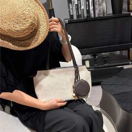 亚麻帆布单肩腋下包女2026新款极简风百搭通勤包真皮大容量托特包