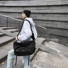 潮酷森系暗黑系通勤斜挎包Ulzzang学生党大容量单肩包死飞骑行包