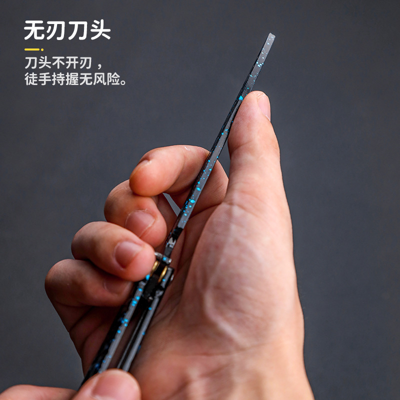 Cuchillo de mariposa de acero inoxidable CSGO cuchillo de práctica periférica herramienta cuchillo plegable cuchillo sin abrir cuchillo ornamental en stock al por mayor