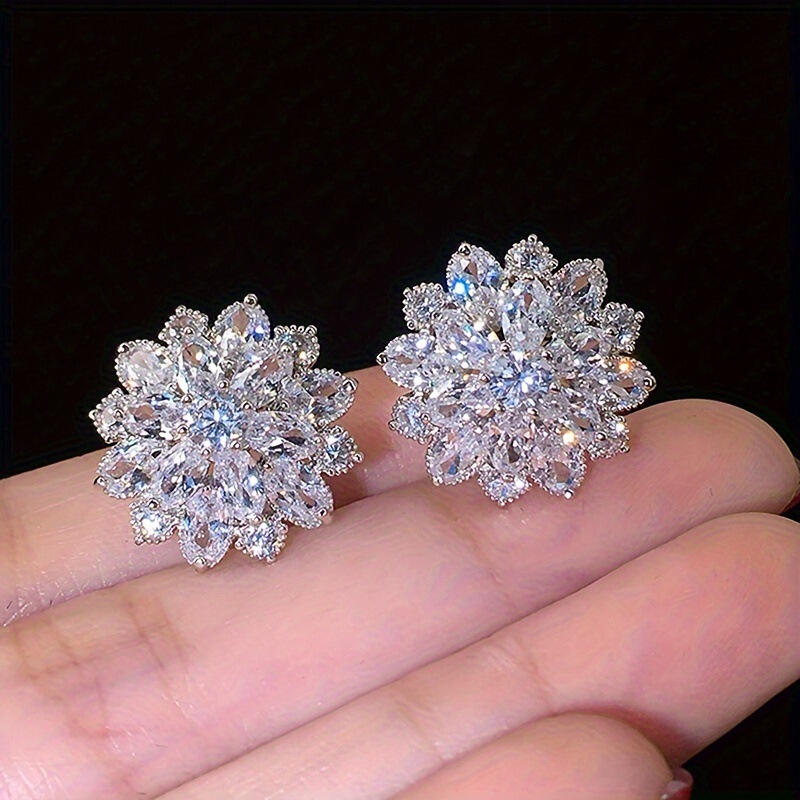 Luxury Fashion Sun Flower Crystal Korean Style Personalized Temperament Earrings Fashion Earrings Simple Light Luxury Earrings Wholesale Luxury Fashion Sun Flower Crystal Korean Style Personalized Temperament Earrings Fashion Earrings Simple Light Luxury Earrings Wholesale