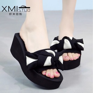 �⴩����һ����ЬŮ���ֹ�����ƽ�����eɳ��Ь�n������Yһ�����l