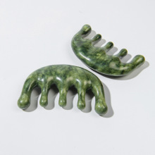 厂家批发玉石梳 绿玉梳头部按摩 梳理发质刮痧梳头两用玉石梳子