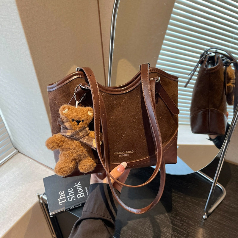 Túi tote nữ cỡ lớn dáng shopping, đeo vai và kẹp nách, chất liệu PU mềm, phong cách hiện đại — Màu cà phê Không có mặt dây chuyền, Màu nâu không có mặt dây chuyền, Rượu đỏ không có mặt dây chuyền, Đen không có mặt dây chuyền chi tiết 10