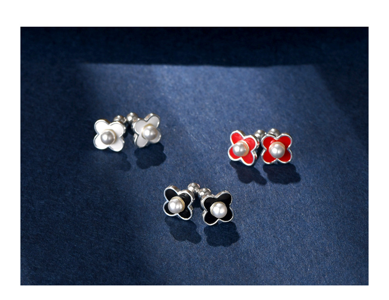 Simple Style Four Leaf Clover Sterling Silver Plating Artificial Pearls Ear Studs 1 Pair