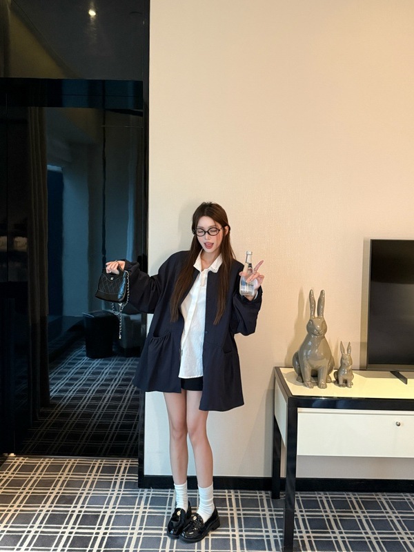 实拍 2025慵懒双口袋风衣外套＋休闲白色修身polo领衬衫两件套女|undefined