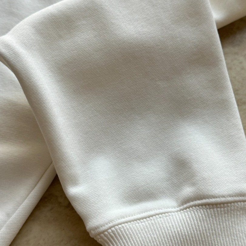 25款简约干净痞帅慵懒风logo刺绣圆领卫衣 102c103