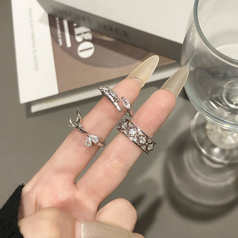 Light Luxury Heavy Industry Vintage silver Lace Ringed Ring Women's Niche Exquisite All-match plain ring Food Finger Ring Celebrity Lady Ring