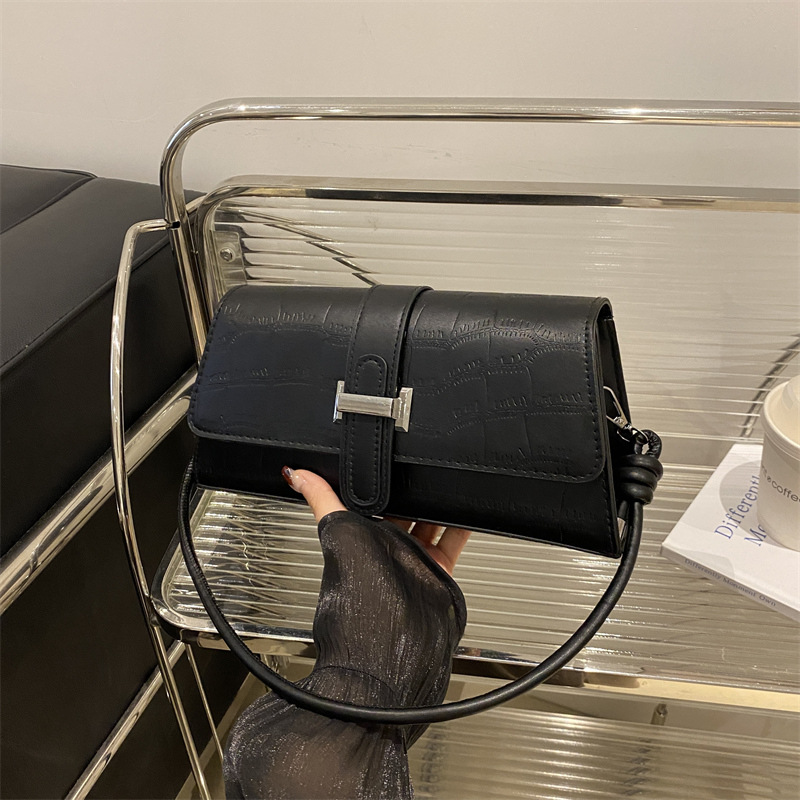 Francia lujosa y simple 2024 nuevo diseño retro de color sólido moda moda bolso de hombro debajo de la axila