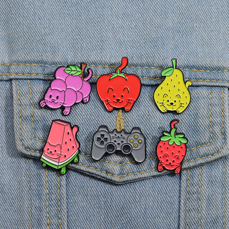 Cartoon Style Cute Sweet Fruit Strawberry Watermelon Zinc Alloy Plating Unisex Brooches display picture 8