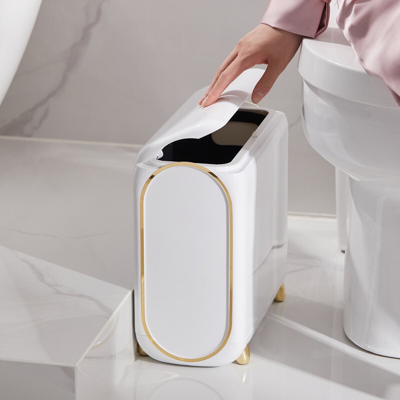 狭間のゴミ箱は超狭い11センチトイレの狭い縁の狭間の超薄型の隙間の浴室です。|undefined