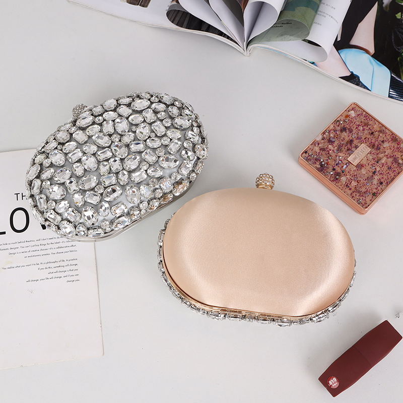 Pochette da sera con strass - elegante borsa a mano per donna_voghion.com