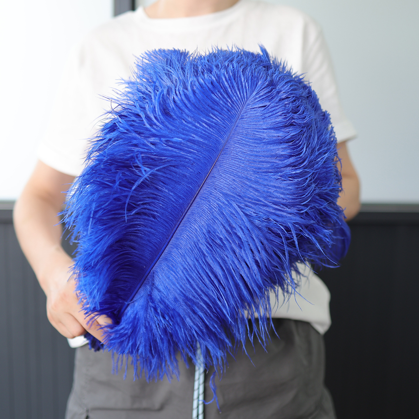 15 - 75cm al por mayor plumas de avestruz azul precioso boda de avestruz decoración de cabello guía de la mesa adornos de flores accesorios de fiesta