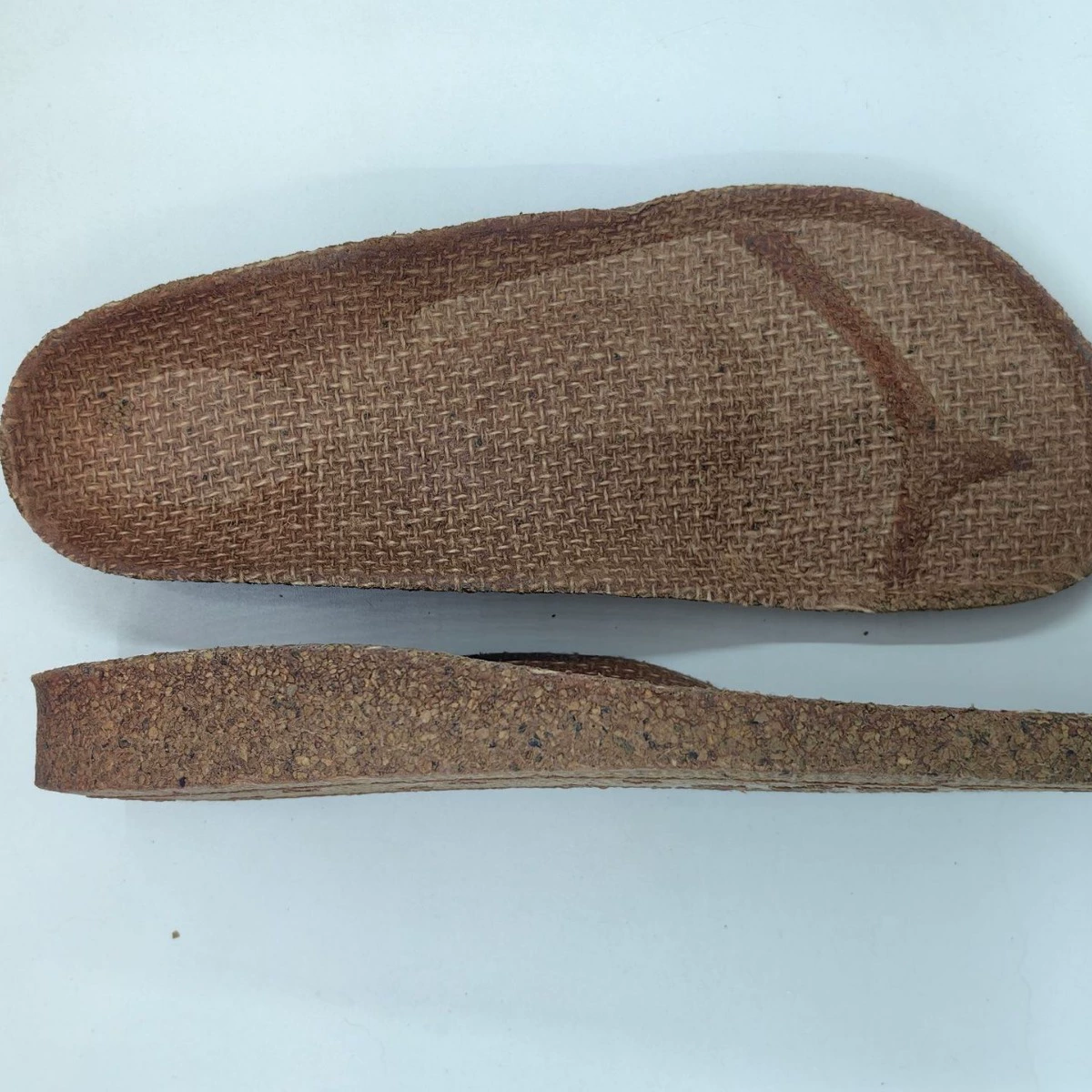 Предпочтительная стелька Birkenstock, изготовленная из латекса и натуральной пробки.