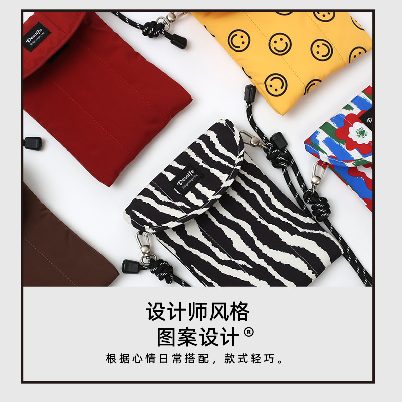 Acolchado pequeño bolso de hombro nicho de alta calidad ligero teléfono móvil pequeño bolso de las mujeres pequeño bolso para caminar crossbody embalaje teléfono móvil