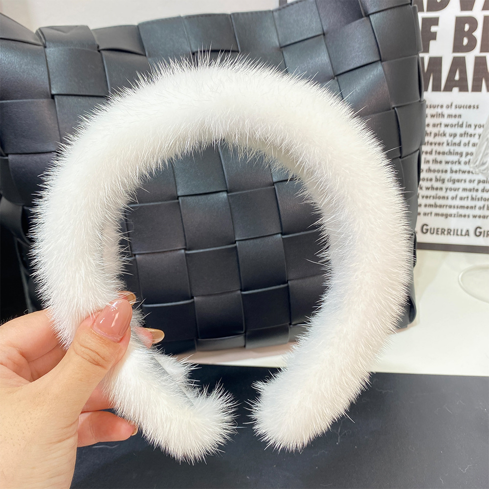 120g Weight Hair Band Hair Accessories Type 1 Piece Quantity Holiday Occasion Plush Material Solid Color Pattern Women's Gender Elegant Style Women's Elegant Solid Color Plush Hair Band 12