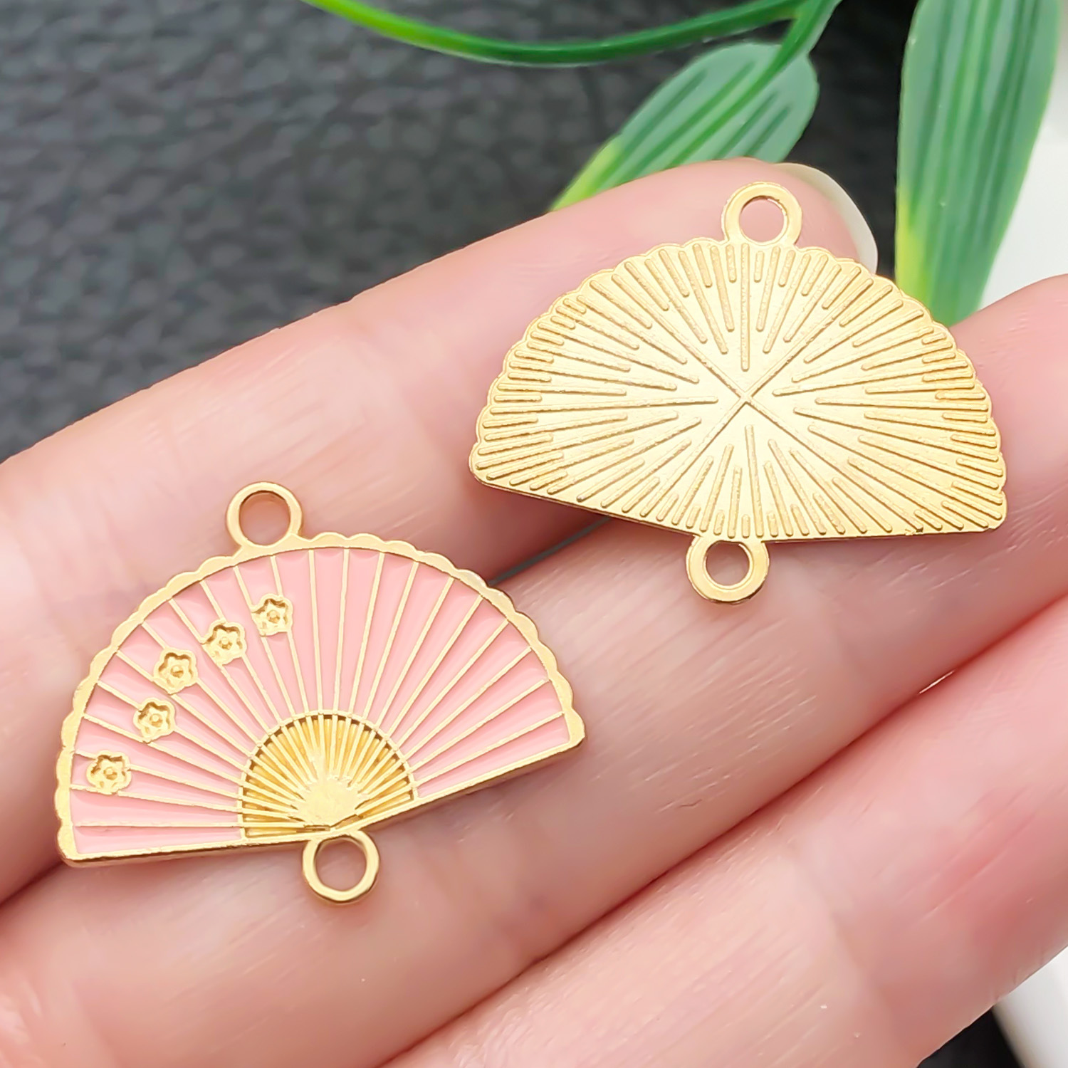 22453-ZH-粉色滴油锌合金中国风双吊梅花扇子24x19