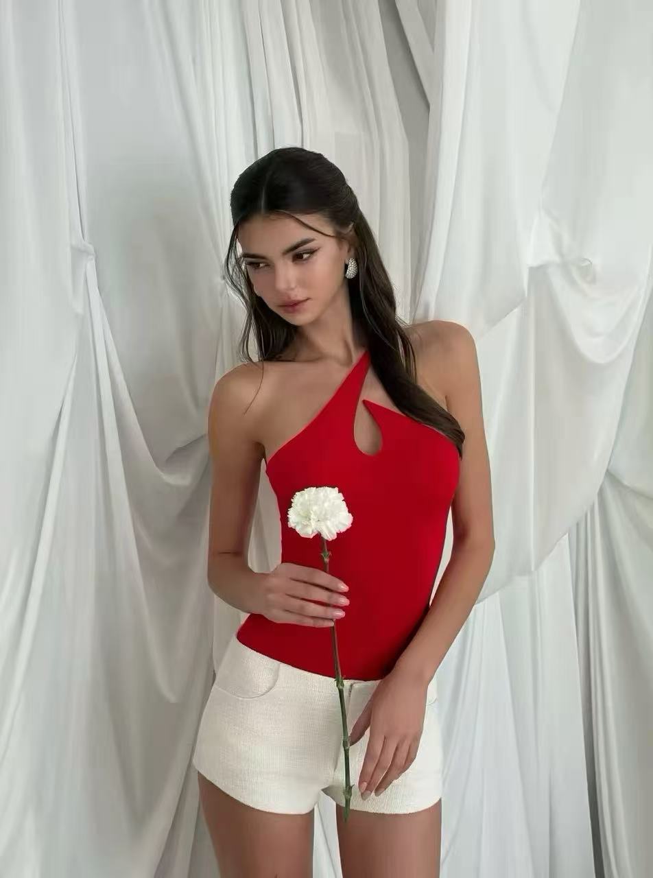 Diseño de nicho tailandés Curv * sexy hueco de hombro inclinado temperamento de diseño universal delgado camisole ins