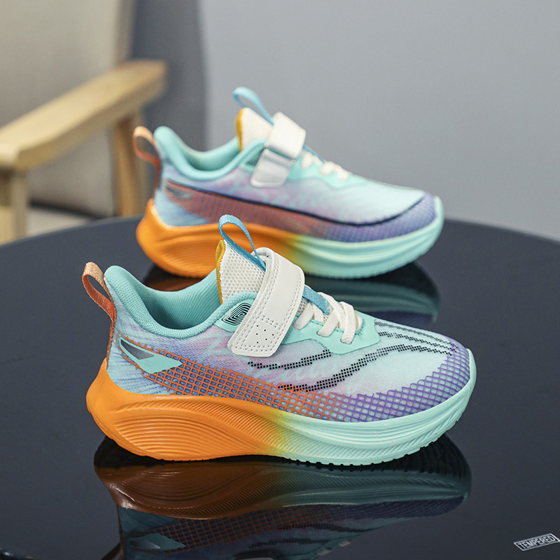 Zapatos infantiles para niños ventilados velcro zapatos deportivos de moda transfronteriza conejo rojo ocio nuevos zapatos para niños de mediano tamaño zapatos para correr