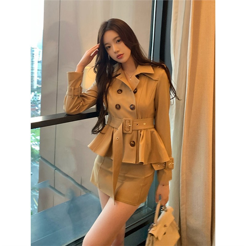 迷雾柏林 时尚气质英伦风设计感卡其双排扣外套女秋冬+裙裤两件套|undefined