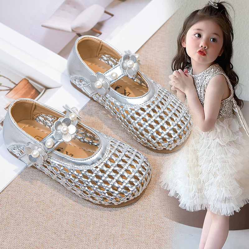 Zapatos romanos trenzados para niñas 2026 verano nuevo niño de moda universal hueco con suela suave zapatos de princesa zapatos image 3
