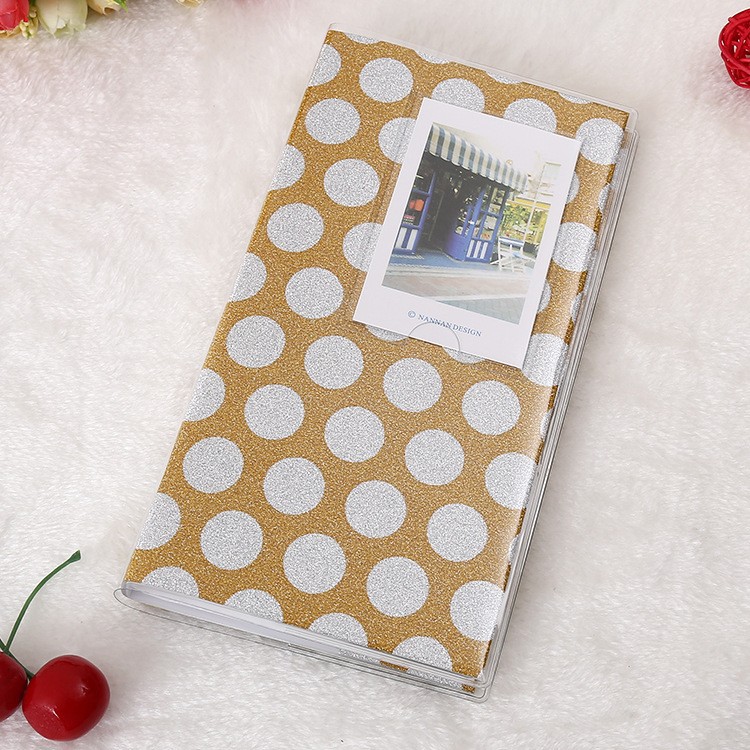 금색 배경에 회색 원(플래시 필름)