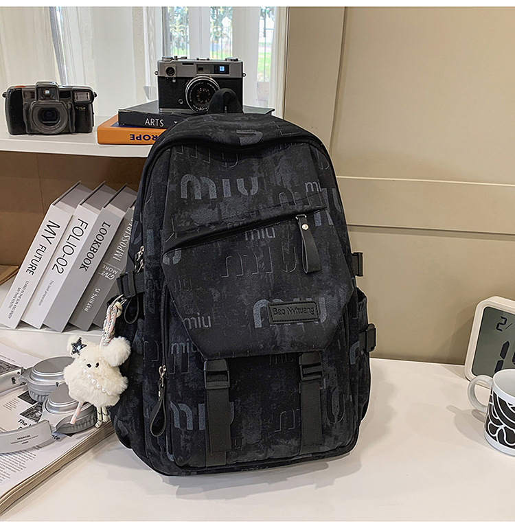 Lightweight Fashionable New Model Backpack 2026 Large Capacity Graffiti Student Backpack Casual Trendy Daily Commute School Bag