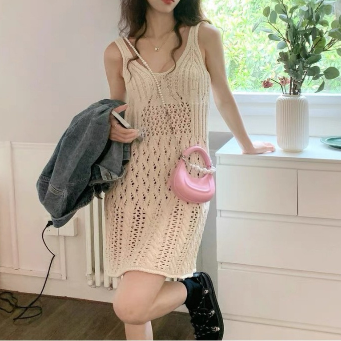 Bohemian Hollow Out Strap Dress for Women, Summer Beach Vacation Design, Niche Thin V-Neck Dress
