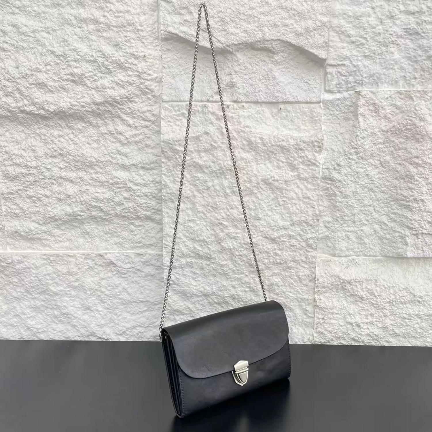 Top Grain Vegetable Tanned Leather Minimalist Square Bag For Women, Multi-Compartment Chain Messenger Bag, Versatile Shoulder And Crossbody Bag For Commuting - Thumbnail 4