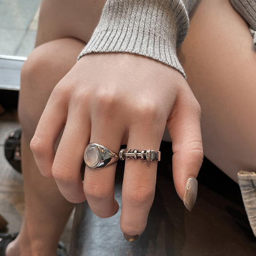 Vintage Retro Tarnished Small Dumbbell Ring for Women Fashion French Cat's Eye Stone Index Finger Ring Party Dance Accessory Jewelry