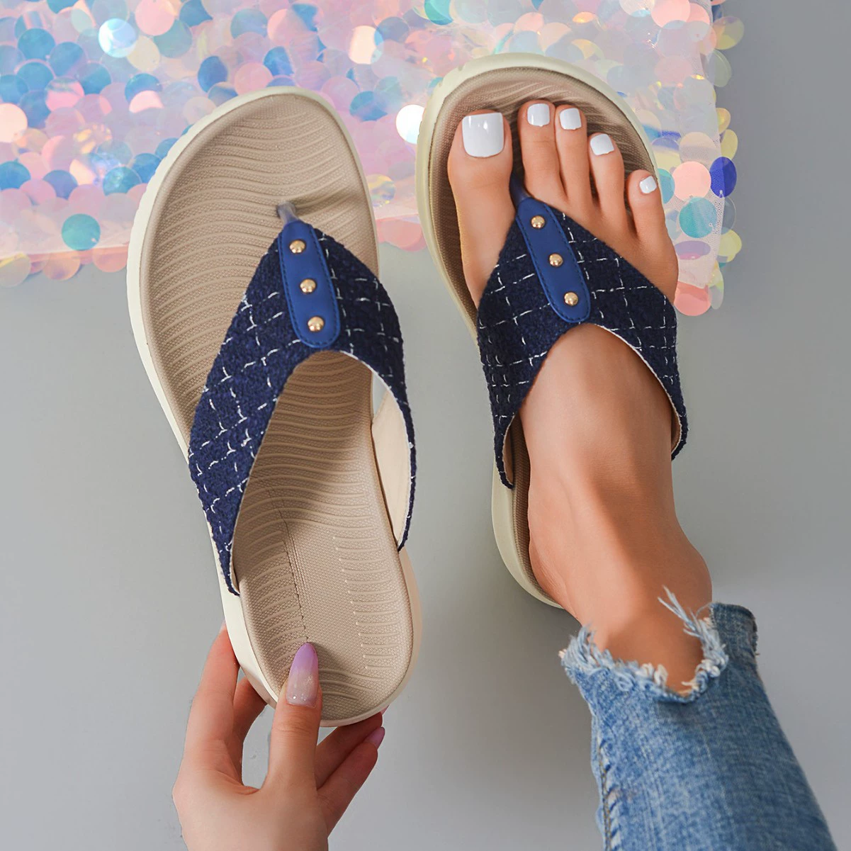 2025 новые летние женские туфли, спортивные шлепанцы на толстой подошве, пляжная обувь, легкие, модные и универсальные шлепанцы