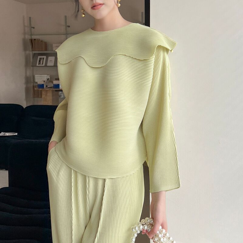 Counter-Quality Autumn and Spring Miyake Classy Pleated Designer Casual Tops and T-Shirts (Flower Collar Can Be Separated)