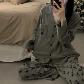 insKT猫翻领开衫德绒睡衣女秋冬季口袋helloktty宽松家居服套装