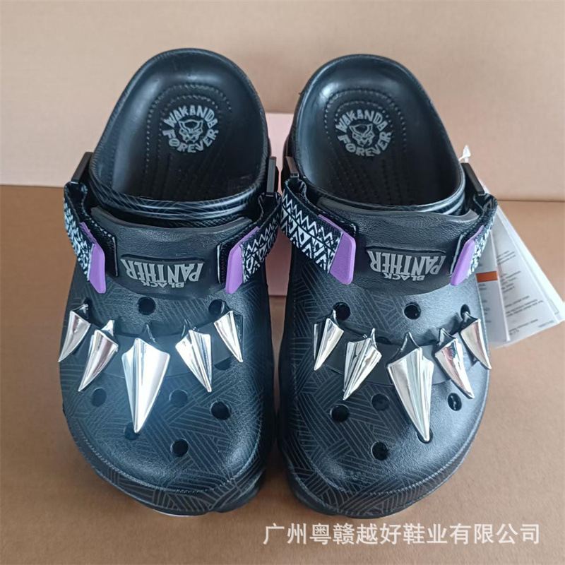 Cross Marvel co-branded Black Panther clogs BLACK PANTHER co-branded studded beach shoes 208031