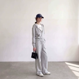 女式T恤;女式毛呢外套;其他短外套