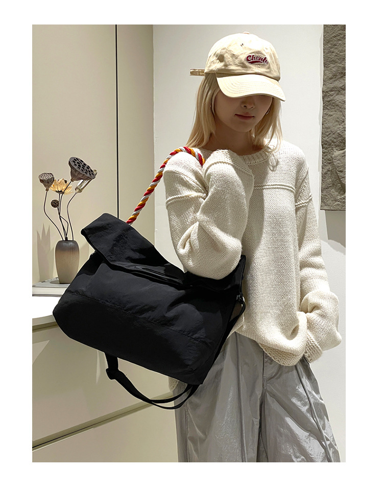 Colorful Fox's new niche women's thick-rope nylon fabric large-capacity commuter messenger single-shoulder bag undefined