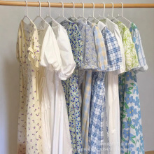 实体店碎花裙批发甜美风多款式跑量款显瘦百搭实体店热卖货源直销