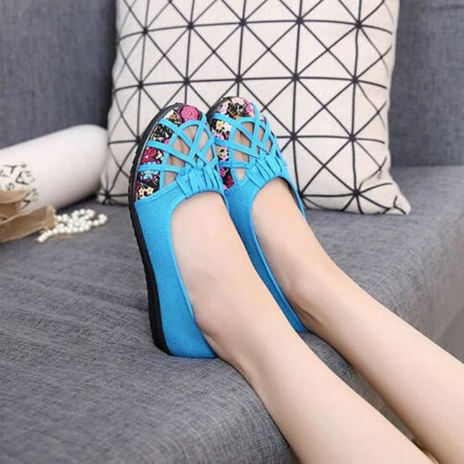 Slip-ons, breathable summer sports comfortable footwear for leisure for mother