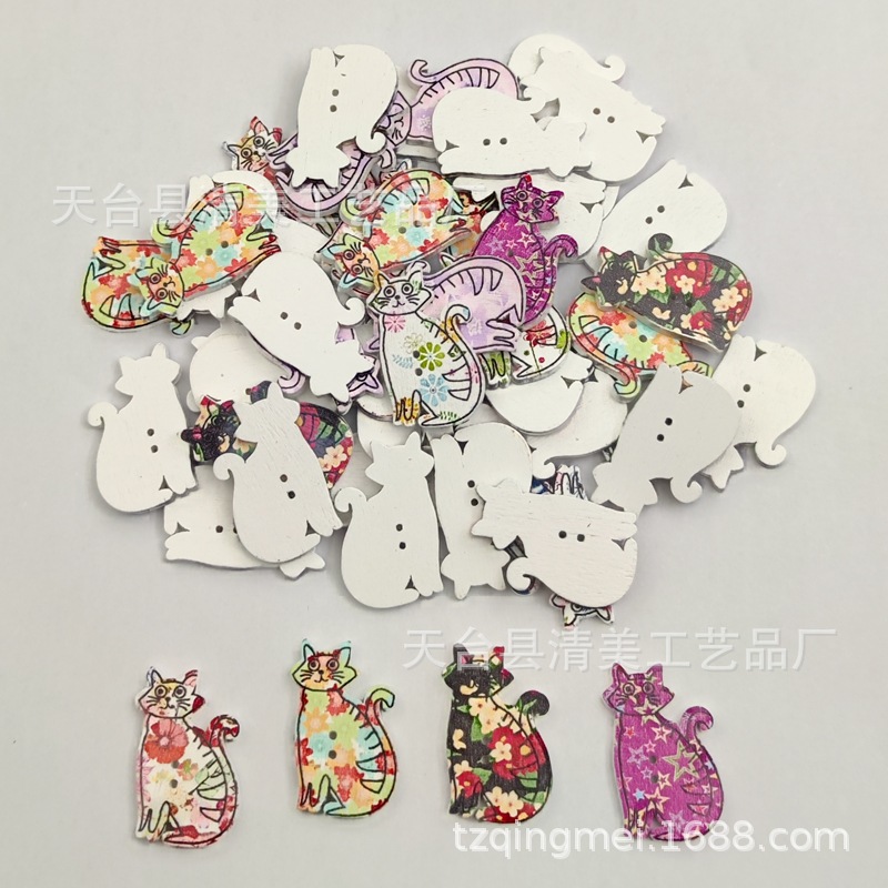 Botón de madera de gato de dibujos animados blanco/color natural 50 botones de gato impresos en madera por paquete
