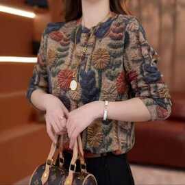 春装时尚休闲恤套头衫女装妈妈装自然，为你日常通勤款