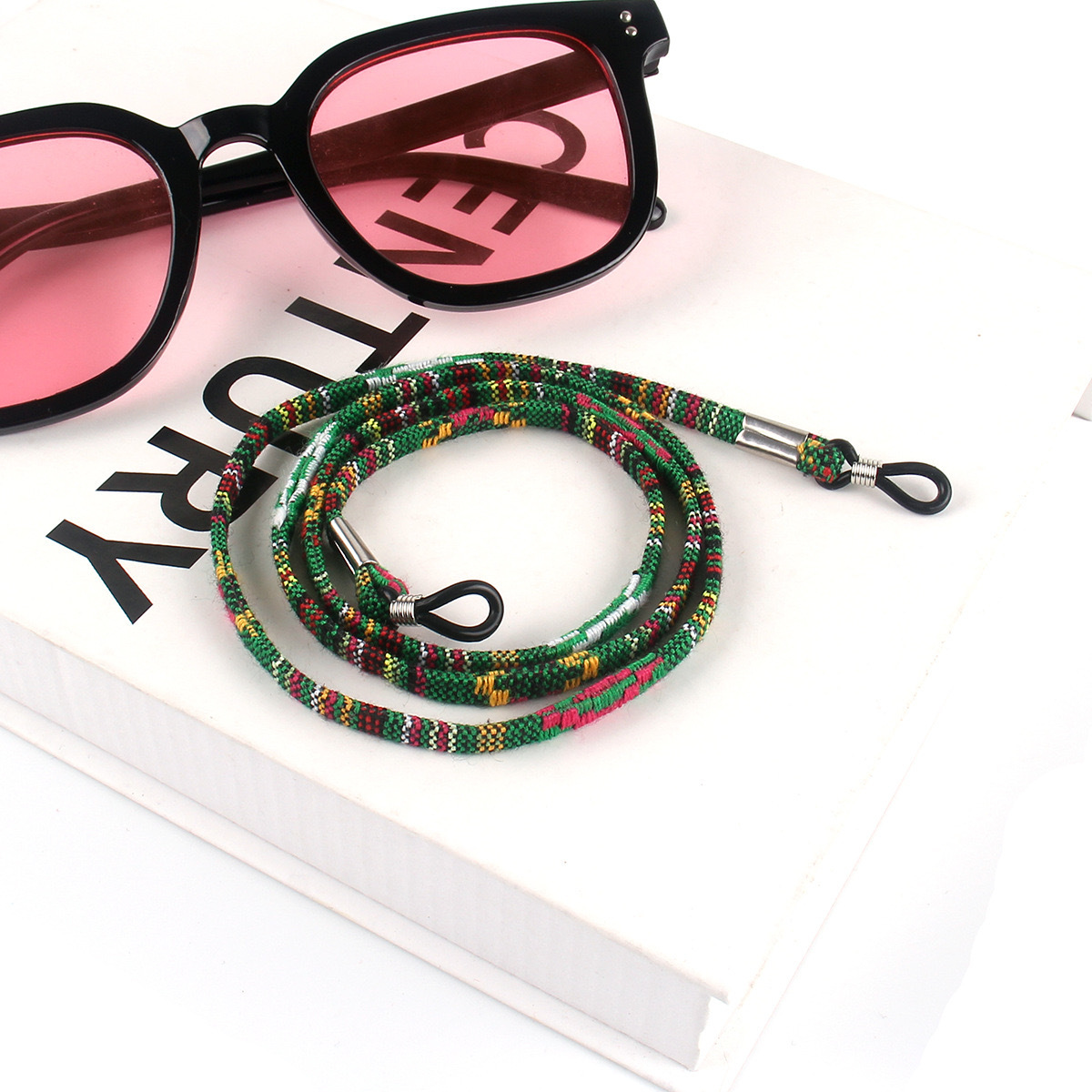 Amazon ventas transfronterizas gafas de viento bohemias cuerdas de colgante gafas de cadena con gafas de viento nacional para evitar la caída de la cuerda