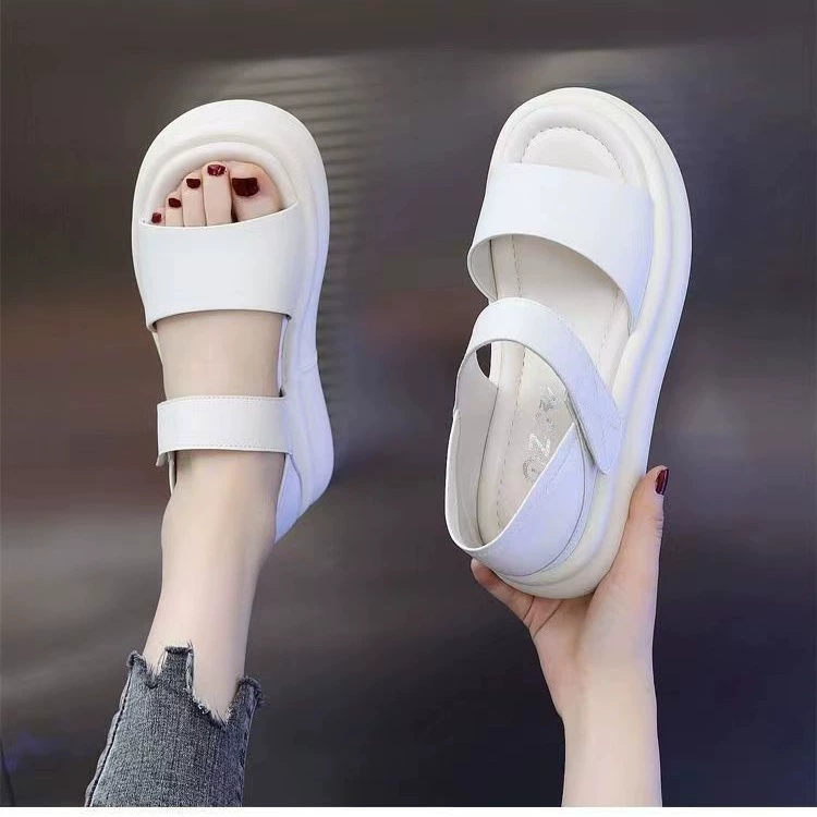 Модные римские сандалии женские 2024 новые кексы с толстой подошвы тонкие повседневные мягкие подошвы