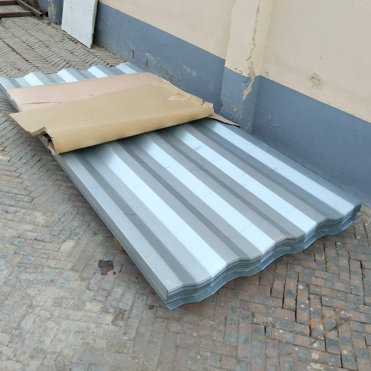 Color prensado placa de acero color de exportación azulejo de acero galvanizado azulejo corrugado recubierto de color de cartón corrugado africano fabricante de techos sudamericanos