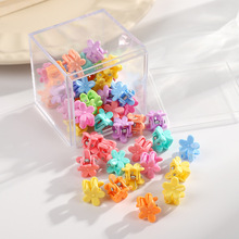 �羳��ͯСץ�A���b����l��Ů�����AС�r�ջʹ�����С���l�A�Ʒ