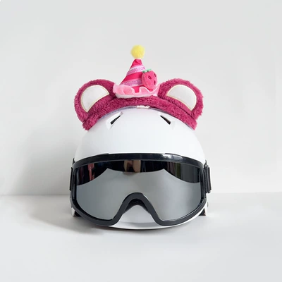 Dəbilqə (Kaska) aksesuarları, Ear Helmet Decoration for - strawberry-bear-birthday-hat