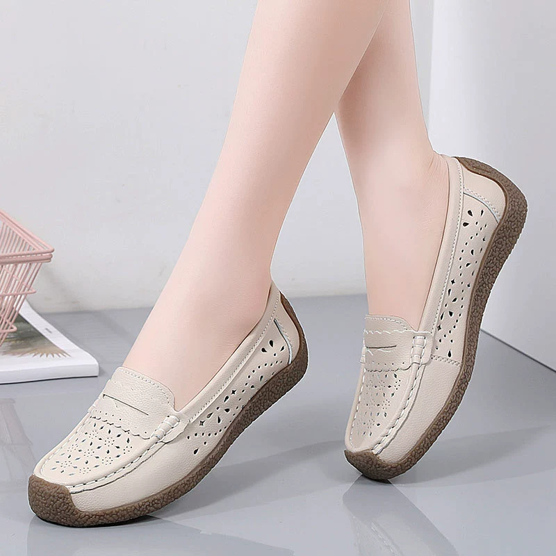 Летние женские мокасины из натуральной кожи в клетку, 2025 года, для женщин среднего и пожилого возраста, с мягкой подошвой, лёгкие, повседневные.