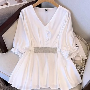plus size Fashion Design Sense V-neck Shirt Women's Summer New chubby girl Western-style Loose Slimming Tight Waist Top