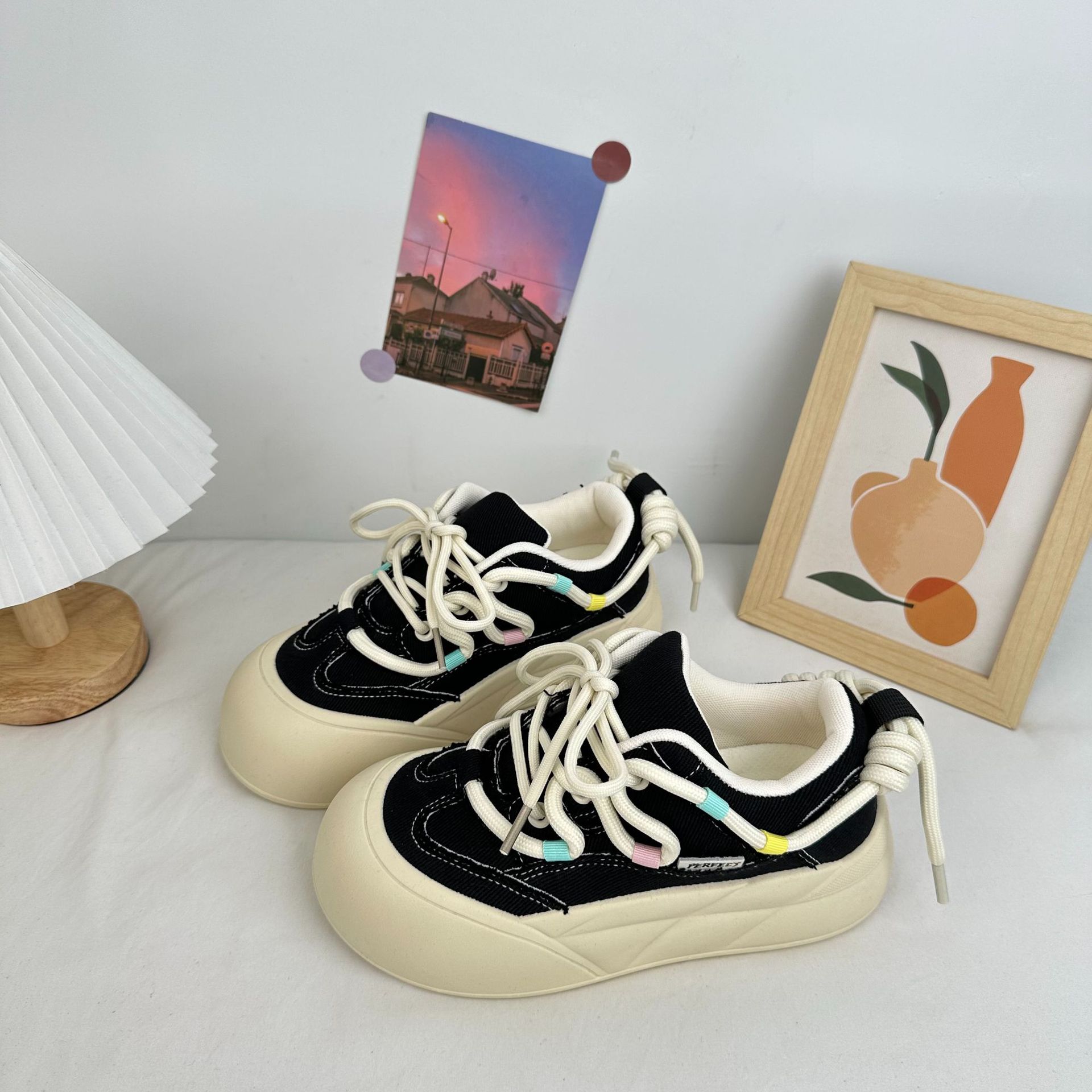 Zapatos de pan de fondo grueso de larga onda para mujeres 2024 otoño japonés coreano, zapatos de patineta de cabeza redonda, zapatos de lona