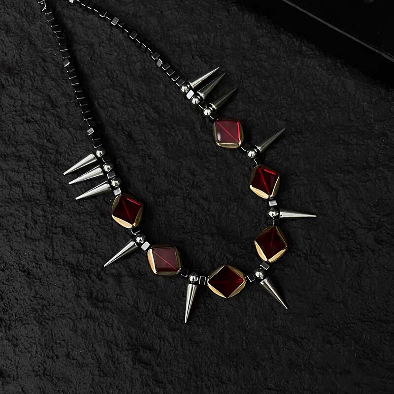 2026 New Style Dark Gothic Punk Rivet Necklace Women's Ins Hip-Hop Choker Sweet Cool Spicy Girl Clavicle Chain Accessory